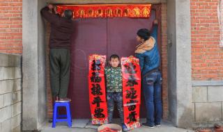 大门口春联怎么贴左右 大门口春联怎么贴左右